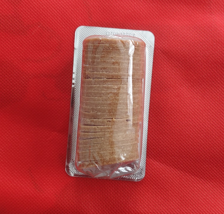 ขนมเหรียบ ในกล่องพลาสติก